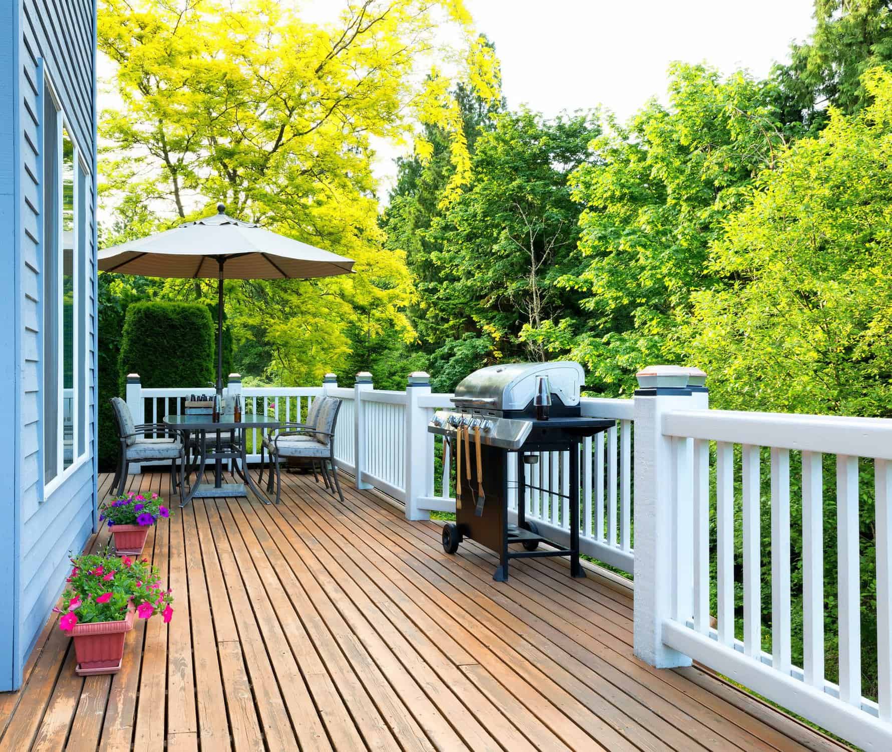best way to stain a deck