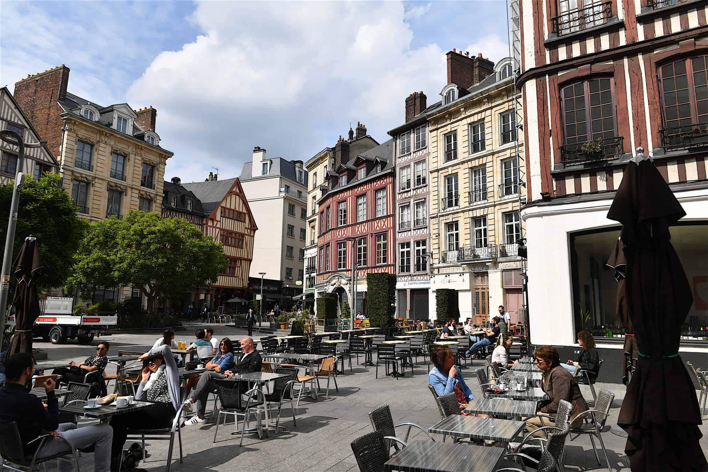 cafe exterior commercial painting